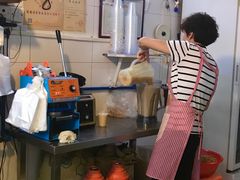 鲜榨豆浆-咏春葱油饼(德政中路店)