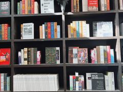 -钟书阁(松江泰晤士小镇店)