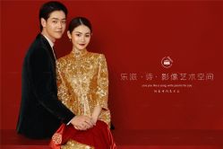 -乐派诗婚纱摄影