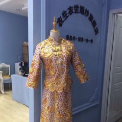-觅白婚纱礼服馆