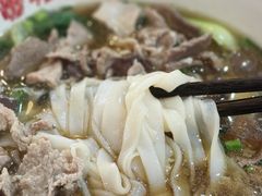 -裕新楼粉面馆·石磨手工粉(四方坪店)