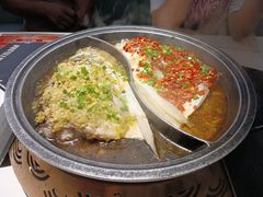 -阿瓦山寨·湘菜现炒·剁椒鱼头王(咸阳总店)