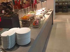 自助取餐区-海口绿发希尔顿酒店-田园汇自助餐·三文鱼·海鲜