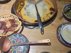 -洱火云南酸菜牛肉火锅(石景山当代商城店)