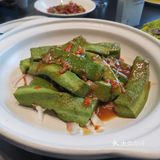           艳阳天的青椒烧乌龟