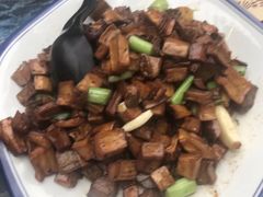 -刘姐啤酒鱼民族演艺餐厅(西街总店)