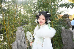 -一揽芳华汉服旗袍体验馆(拙政园店)