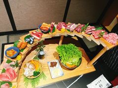 -山川小町·极番烧肉(新地假日广场店)