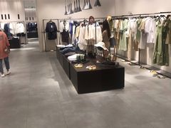 -URBAN REVIVO(七宝领展广场店)