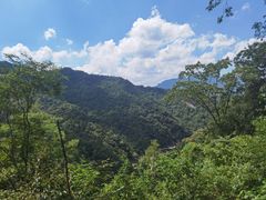 -燕子河大峡谷天坑仙境