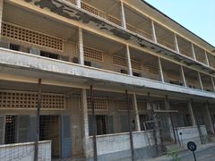 -吐斯廉屠杀博物馆