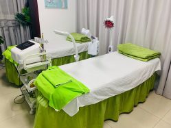 -荟草堂专业痘肌皮肤管理