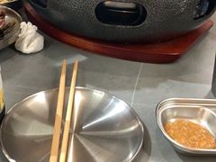 -围炉肉舍•炭烤活鳗•丹东海鲜烤肉(步行街店)