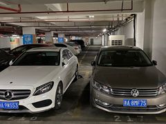 -湖滨银泰in77 C区-停车场