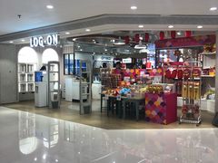 -LOG-ON(海港城店)