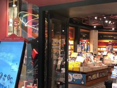 -西西弗书店&矢量咖啡(凯德晶萃广场店)