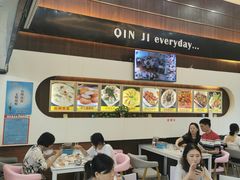 -覃记海鲜美食餐厅