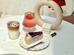 草莓气泡水-CAKE WANG千层制造所(省府店)