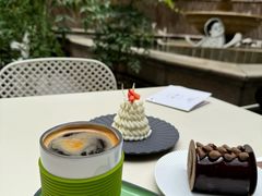 -潮一不贰·法式甜品·生日蛋糕·西式简餐(外滩店)