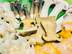 -钢管厂五区小郡肝串串香火锅(梅川路店)
