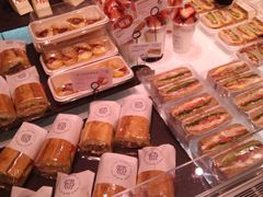 -巴黎贝甜(大宁国际商业广场店)