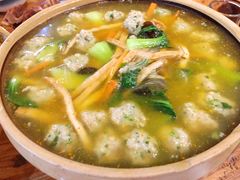 香菜丸子烩三鲜-华州老碗