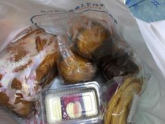 -红宝石·鲜奶小方·海派西点房(丰庄店)