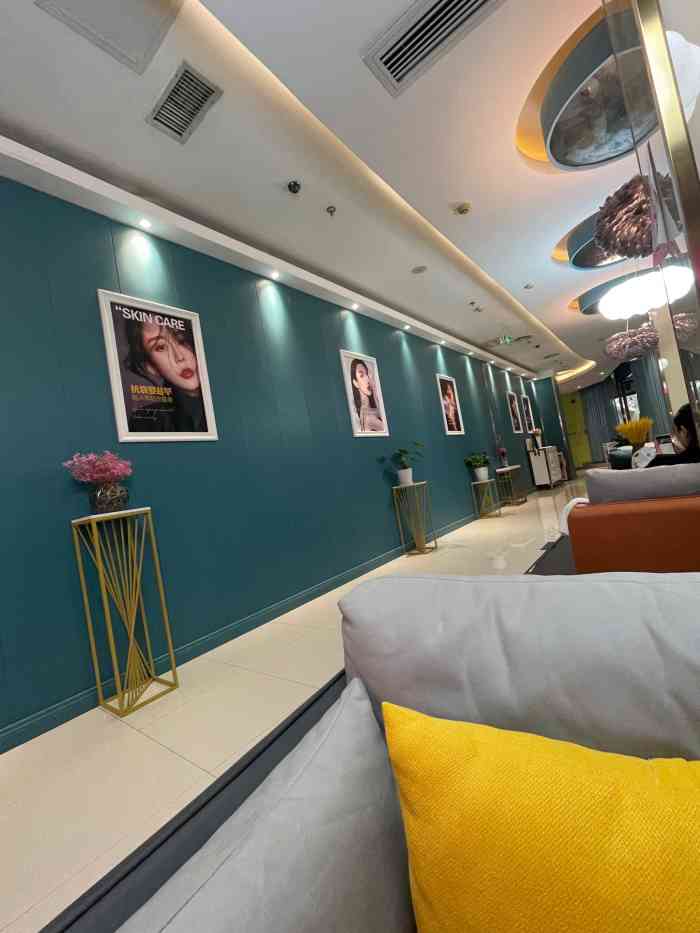 丽妍唯美(东方广场店)-"为什麼可以有半颗星选择,如果可以的话半颗.