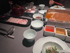 -左庭右院鲜牛肉火锅黑金店(陆家嘴中心店)