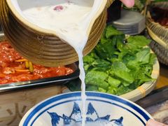 -洱火云南酸菜牛肉火锅(石景山当代商城店)