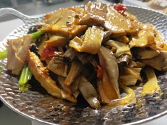 -天天向上素食餐厅(五台山店)