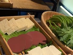 -尚尚仙·酸汤猪手·猪肚鸡火锅(华联万柳购物中心店)