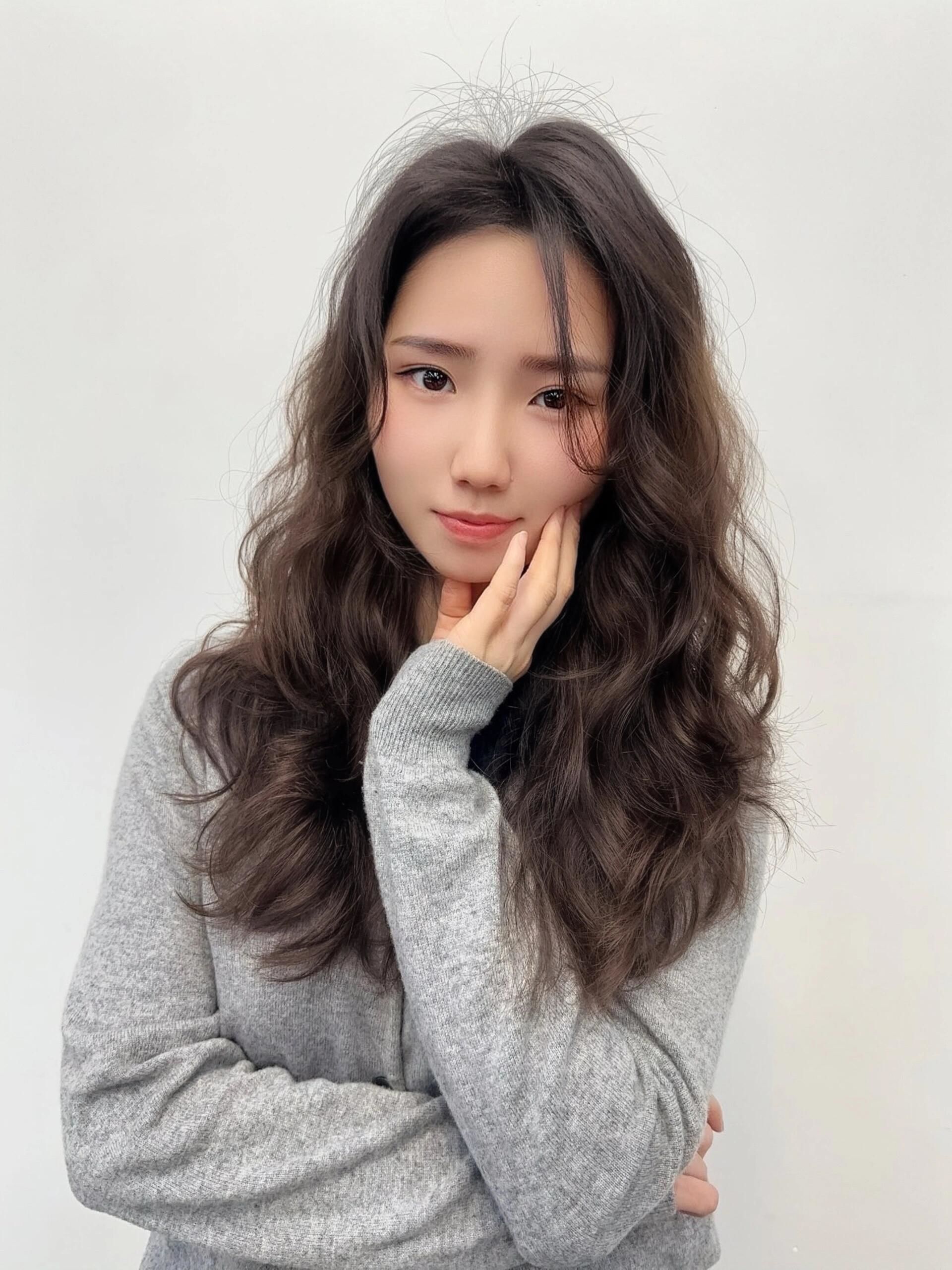 慵\\n懒的法式烫会非常美丽动人圆脸鹅蛋脸的\\n女生也能轻松驾驭
