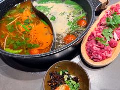 -苗阿哥酸汤牛肉火锅(体育场店)