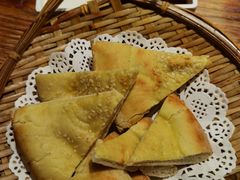 手工烤馕-塔哈尔·新疆盛宴(城西银泰店)