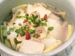 -阿瓦山寨·湘菜现炒·剁椒鱼头王(咸阳总店)