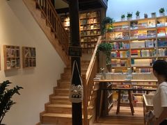 -猫的天空之城概念书店(杭州南宋御街店)