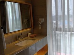 -全季酒店(上海金桥路地铁站店)