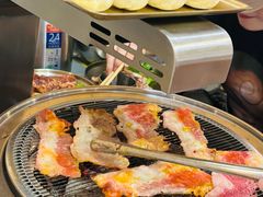 -围炉肉舍•炭烤活鳗•丹东海鲜烤肉(步行街店)