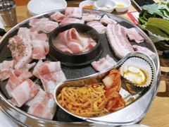 -江南猪肉商会无限续吃(弘大店)