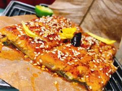 碳烤蒲叶烧鳗鱼-蜜桃花开·中西融合菜E&W(南长街店)