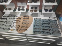 -GOOMI久米眼镜·蔡司·依视路·明月官方授权店(龙德紫金店)