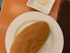 黄油面包-红房子西菜馆(淮海中路店)