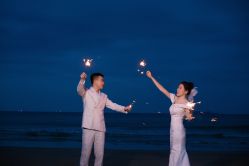 -纯白旅拍婚纱摄影(三亚店)