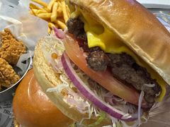-TRIPS BURGER(大钟寺店)