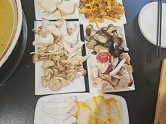 -野菌皇海景野生菌火锅(滨海大道店)