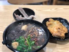 金陵大排-京陵鸭血粉丝汤(景德路店)