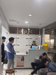 -镁连社·美联社