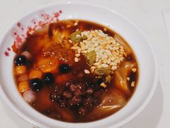 -渝是乎酸菜鱼·川渝小炒(新世界百货望京店)