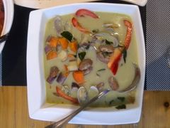 绿咖喱煮海鲜-山色柴火烤披萨·原切牛扒